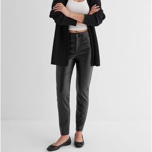 NWOT Express Black faux leather Shimmery Modern skinny High Rise SZ 10. F23
